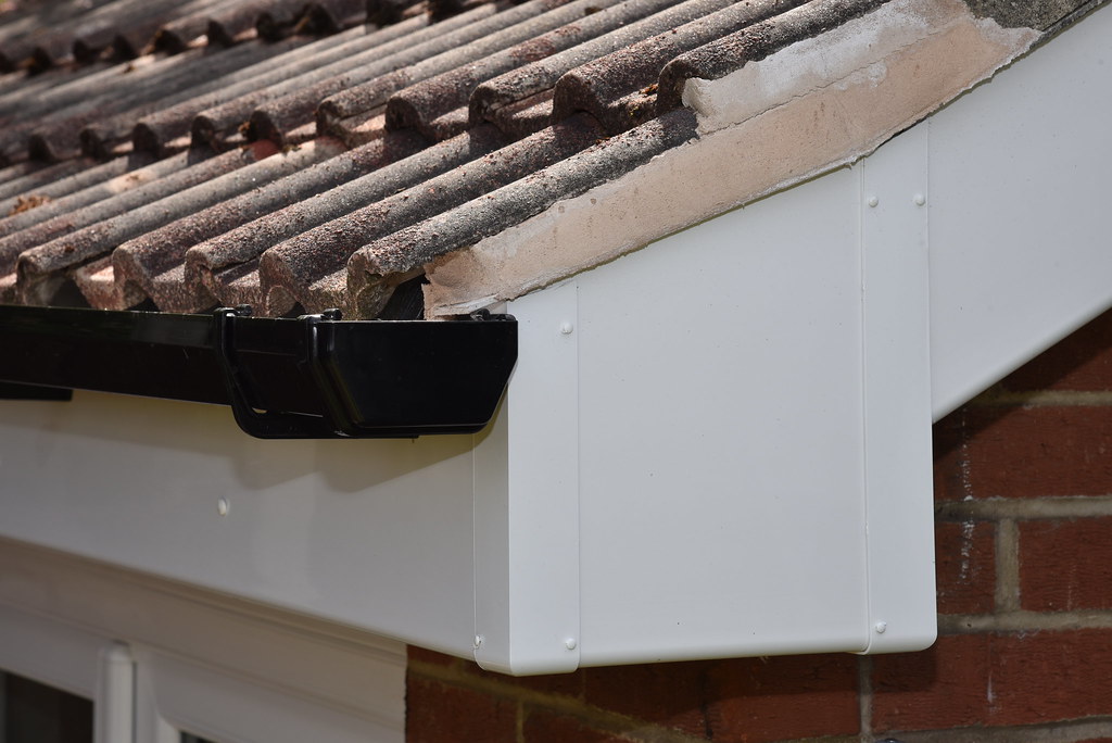 The Importance of Commercial Fascia Board Repair and Aluminum Soffit Installation in Harsh Climates